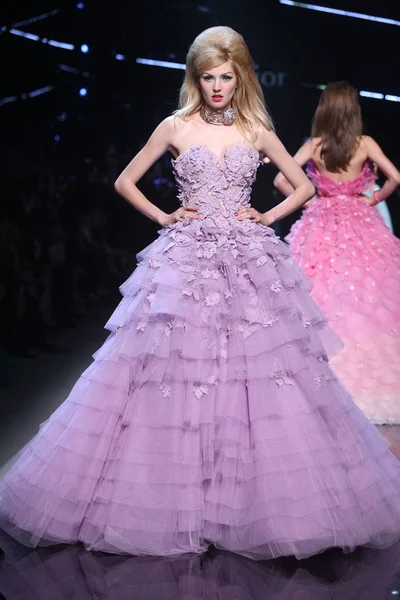 Look 50